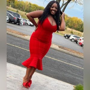 Beautiful red bondage dress !